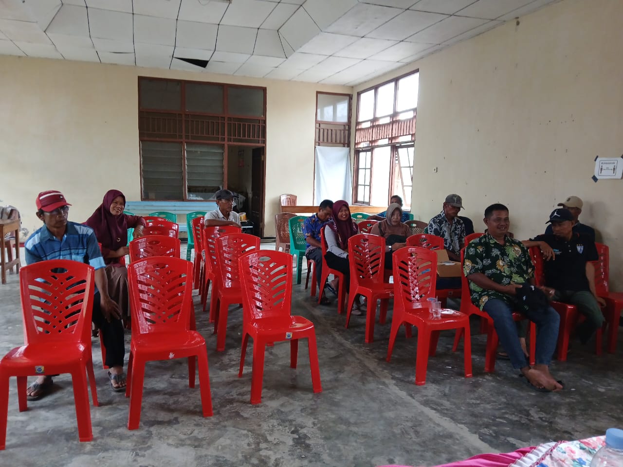 Kerja Bakti Kantor Distrik Nimbokrang